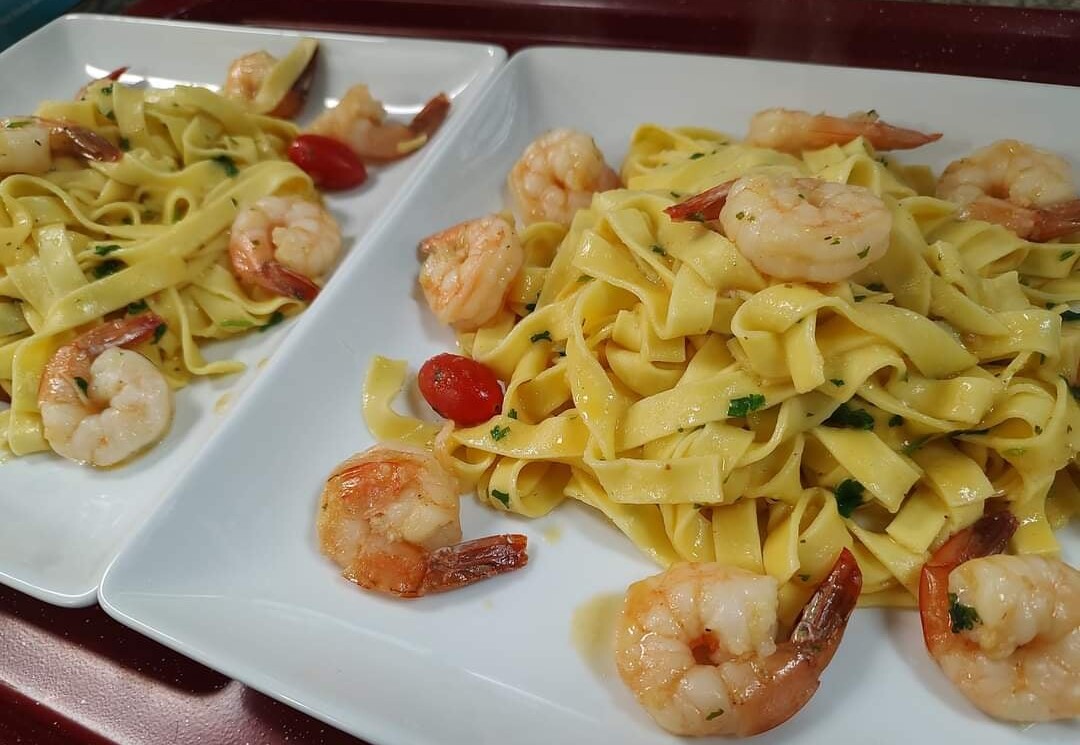Shrimp fettuccine in butter and fresh garlic